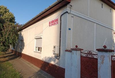 Casă cu 4 camere în Vinga