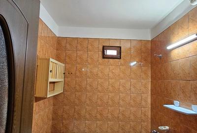 Apartament cu 3 camere decomandat în Lunei