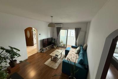 Apartament cu 2 camere semidecomandat, mobilat în Apărătorii Patriei