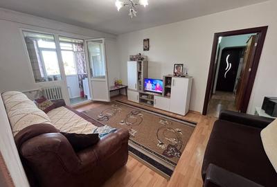 Apartament cu 3 camere semidecomandat în Rovine - 1