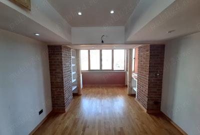 Apartament cu 3 camere semidecomandat în 1 Mai - 1