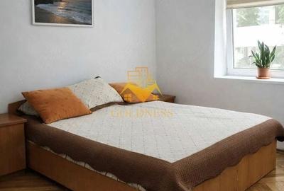 Apartament cu 2 camere decomandat, mobilat în Central