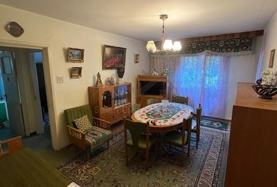 Apartament cu 4 camere semidecomandat în Podu Roș