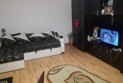 Apartament cu 2 camere semidecomandat în Exterior Vest