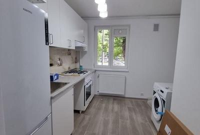 Apartament cu 3 camere decomandat în Giurgiului
