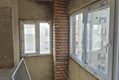 Apartament cu 3 camere decomandat în Exterior Vest