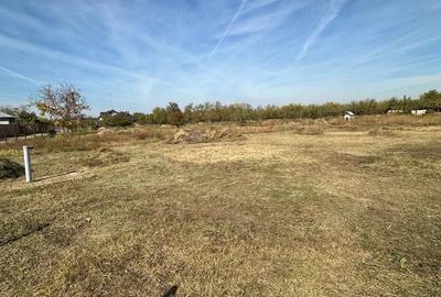 Teren de 3500 mp, în Poiana Lacului