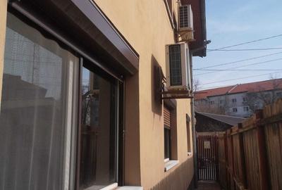 Casă cu 3 camere în Central - 2