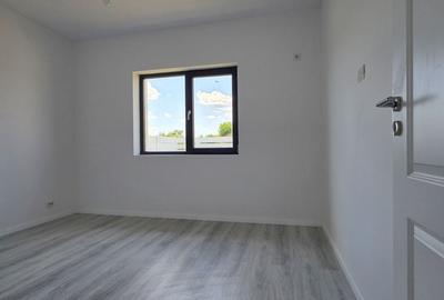 Casă cu 4 camere semidecomandat cu Teren 350 Mp în Clinceni - 2