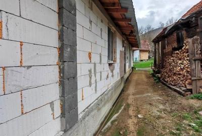Casă cu 4 camere în Boiu - 4