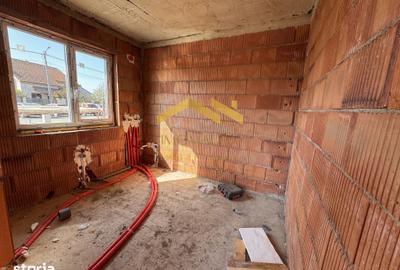 Casă cu 3 camere cu Teren 200 Mp în Remetea Mare