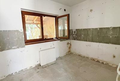 Casă cu 3 camere cu Teren 160 Mp în Central - 10