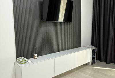 Apartament cu 2 camere decomandat în Uverturii