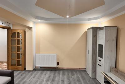 Apartament cu 3 camere decomandat în Central - 1