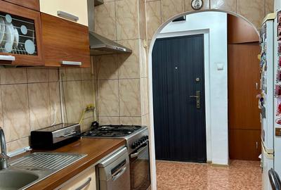 Apartament cu 2 camere semidecomandat în Democrației