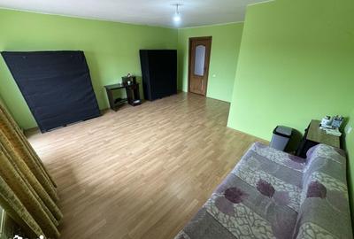 Casă cu 4 camere cu Canalizare în Sud - 2