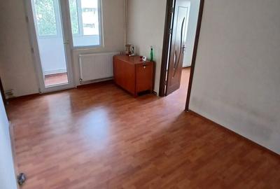 Apartament cu 2 camere semidecomandat în Inel II