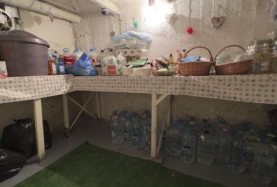Casă individuală cu 4 camere cu Canalizare în Eroii Revoluției - 15
