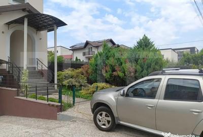 Apartament cu 3 camere decomandat în Central - 1