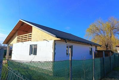Casă cu Teren 500 Mp în Chiscani - 3