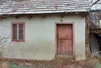 Teren de 2300 mp, în Râmniceni