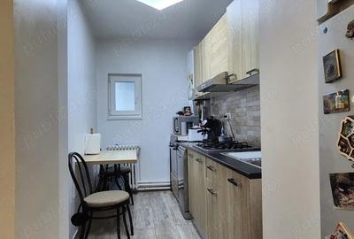 Apartament cu 2 camere decomandat în 1 Decembrie