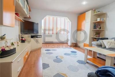 Apartament cu 3 camere decomandat în Cantemir