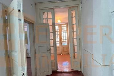 Apartament cu 4 camere în Central - 4