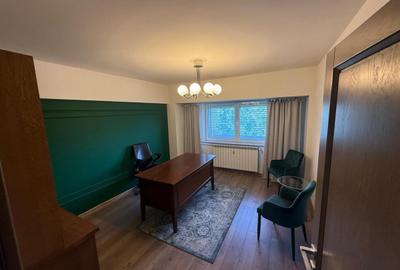 Apartament cu 4 camere semidecomandat în Unirii