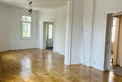 Casă individuală cu 11 camere cu Canalizare în Dorobanți - 2