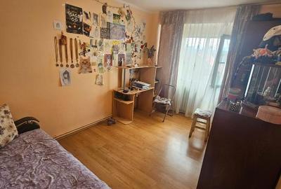 Apartament cu 3 camere decomandat în Răcădău - 4