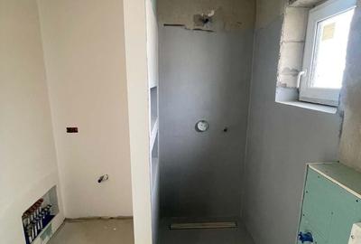 Casă cu 7 camere cu Teren 750 Mp în Central - 2