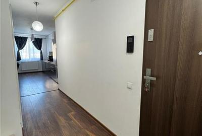 Apartament cu 2 camere semidecomandat în Pietroasa