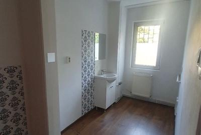 Spațiu comercial, de 40 mp, în Vlahuță