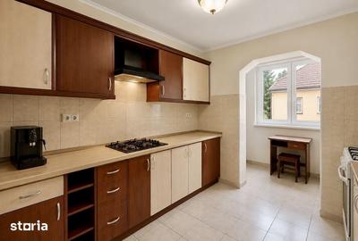 Apartament cu 3 camere decomandat în Lunei