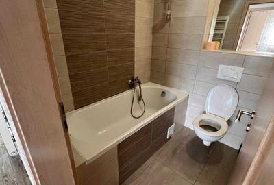 Apartament cu 2 camere decomandat în Tractorul