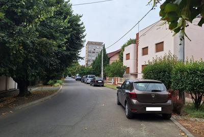 Casă individuală cu 4 camere cu Teren 550 Mp în Romanilor