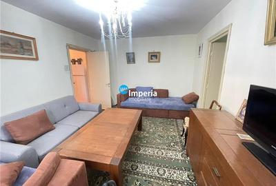 Apartament cu 3 camere semidecomandat, mobilat în Podu Roș - 1