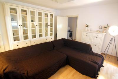 Apartament cu 3 camere semidecomandat în Soarelui