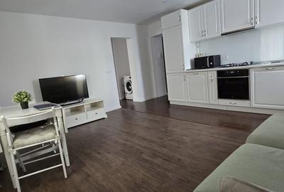 Apartament cu 3 camere decomandat în Micro 4 - 8