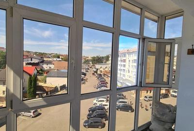 Apartament cu 3 camere semidecomandat în Fălticeni