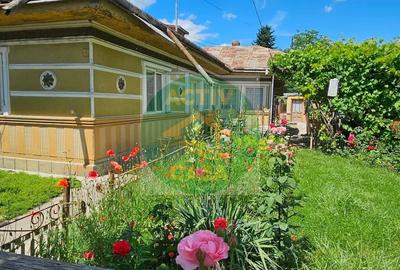 Casă cu 6 camere cu Teren 2000 Mp în Est - 3