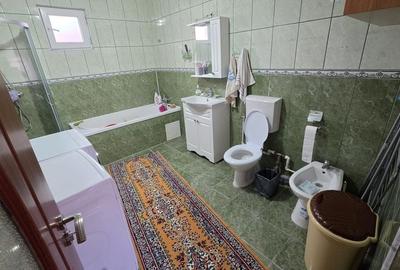 Casă cu 4 camere în Independența - 1