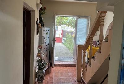 Casă cu 4 camere în Exterior Vest