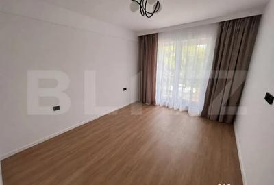 Apartament cu 3 camere semidecomandat în Central - 2