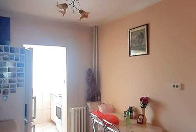 Apartament cu 3 camere decomandat în Central - 3