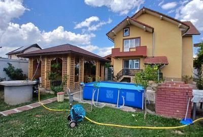 Casă cu 4 camere în Șișești - 1