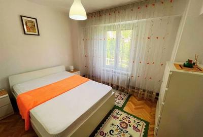 Apartament cu 3 camere decomandat, mobilat în Decebal