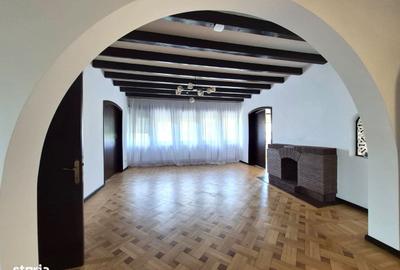 Apartament cu 4 camere decomandat în Aviatorilor