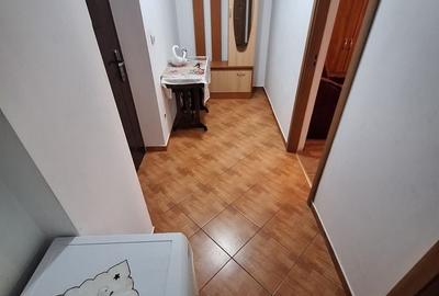 Apartament cu 2 camere decomandat în Banca Națională